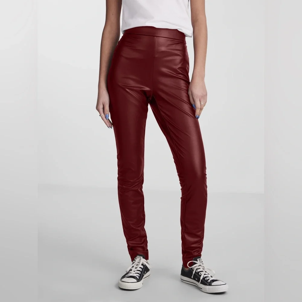 Zara Deep Red Faux Leather Leggings - Picture 1 of 7
